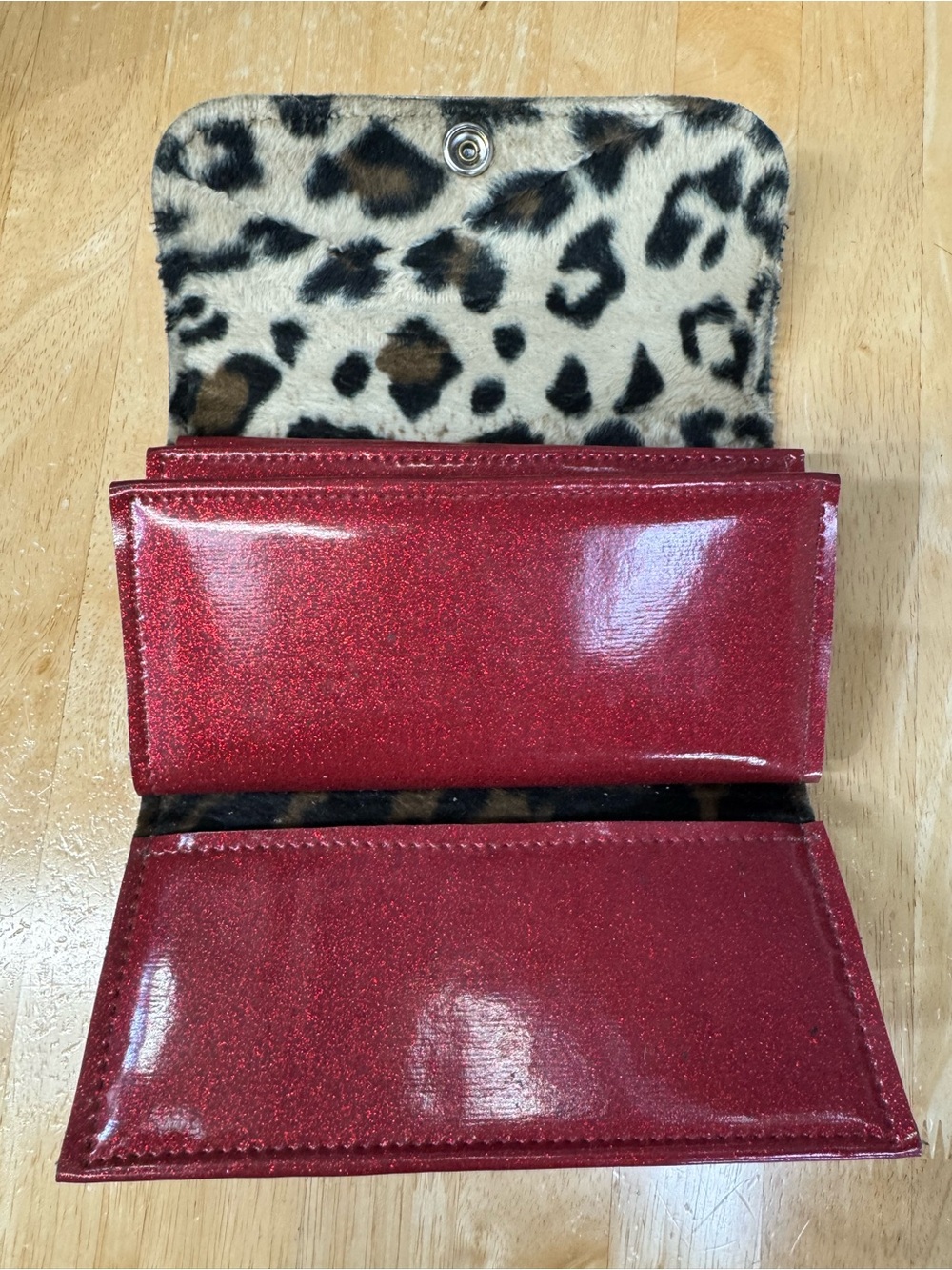 Trophy Queen Large Checkbook Wallet Red Glitter Vinyl Leopard Print Lined - Picture 6 of 6